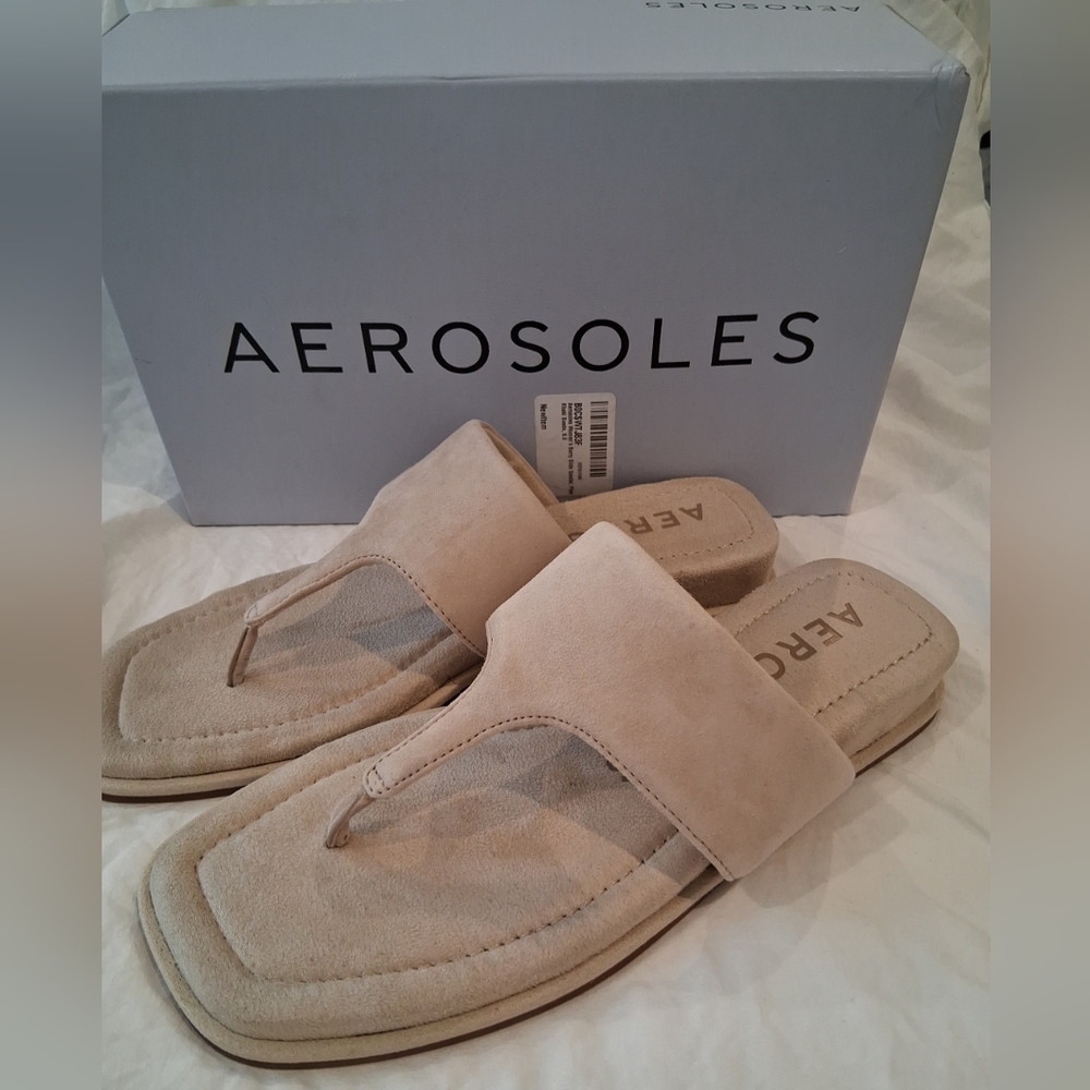 NEW Aerosoles Sandals Barry Pale Khaki Suede 361 Women's size 8M